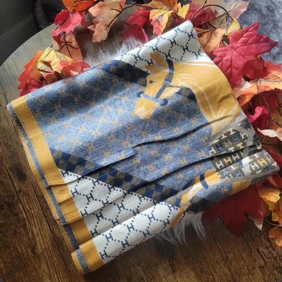 The Unbranded Brand Accessories - Large Stylish Horse Design Shawl Scarf Wrap